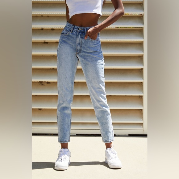 Brandy Melville Denim - Brandy Melville John Galt Medium Wash Straight Leg Denim Jeans Size Small EUC